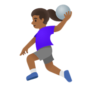 🤾🏾‍♀️ Emoji Handballspielerin: mitteldunkle Hautfarbe Google Android 12.0.