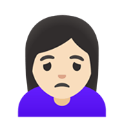 🙍🏻‍♀️ Emoji Mulher Franzindo A Sobrancelha: Pele Clara na Google Android 12L.