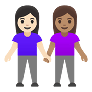 Émoji 👩🏻‍🤝‍👩🏽 Deux Femmes Se Tenant La Main : Peau Claire Et Peau Légèrement Mate sur Google Android 12L.
