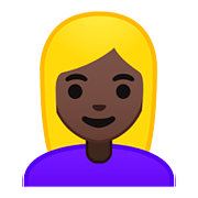 Émoji 👱🏿‍♀️ Femme Blonde : Peau Foncée sur Google Android 8.0.