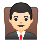 👨🏻‍⚖️ Emoji Juez: Tono De Piel Claro en Google Android 8.0.