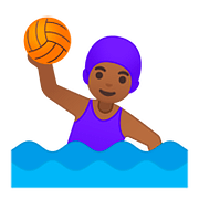 🤽🏾‍♀️ Emoji Mujer Jugando Al Waterpolo: Tono De Piel Oscuro Medio en Google Android 8.0.