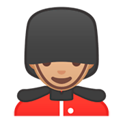 Emoji 💂🏼‍♂️ Guardia Uomo: Carnagione Abbastanza Chiara su Google Android 9.0.