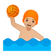 🤽🏼‍♂️ Emoji Homem Jogando Polo Aquático: Pele Morena Clara na Google Android 9.0.
