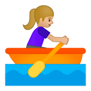 🚣🏼‍♀️ Emoji Frau im Ruderboot: mittelhelle Hautfarbe Google Android 9.0.
