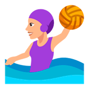 🤽🏼‍♀️ Emoji Mulher Jogando Polo Aquático: Pele Morena Clara na JoyPixels 3.0.