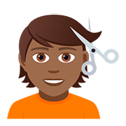 💇🏾 Emoji Persona Cortándose El Pelo: Tono De Piel Oscuro Medio en JoyPixels 5.0.