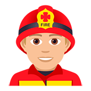 👨🏼‍🚒 Emoji Feuerwehrmann: mittelhelle Hautfarbe JoyPixels 5.0.