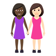 👩🏿‍🤝‍👩🏻 Emoji händchenhaltende Frauen: dunkle Hautfarbe, helle Hautfarbe JoyPixels 5.0.