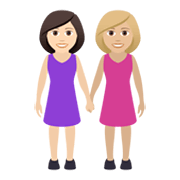 👩🏻‍🤝‍👩🏼 Emoji händchenhaltende Frauen: helle Hautfarbe, mittelhelle Hautfarbe JoyPixels 5.5.