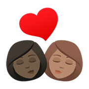 👩🏿‍❤️‍💋‍👩🏽 Emoji Beijo - Mulher: Pele Escura, Mulher: Pele Morena na JoyPixels 6.5.