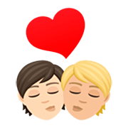 🧑🏻‍❤️‍💋‍🧑🏼 Emoji sich küssendes Paar: Person, Person, helle Hautfarbe, mittelhelle Hautfarbe JoyPixels 7.0.