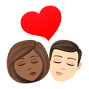 👩🏾‍❤️‍💋‍👨🏻 Emoji Beijo Mulher: Pele Morena Escura, Homem: Pele Clara na JoyPixels 7.0.