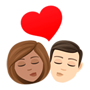 👩🏽‍❤️‍💋‍👨🏻 Emoji sich küssendes Paar - Frau: mittlere Hautfarbe, Mann: helle Hautfarbe JoyPixels 7.0.