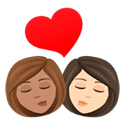 👩🏽‍❤️‍💋‍👩🏻 Emoji Beijo - Mulher: Pele Morena, Mulher: Pele Clara na JoyPixels 7.0.
