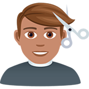 Emoji 💇🏽‍♂️ Taglio Di Capelli Per Uomo: Carnagione Olivastra su JoyPixels 7.0.