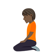 🧎🏿 Emoji Pessoa Ajoelhando: Pele Escura na JoyPixels 7.0.