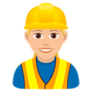 👷🏼‍♀️ Emoji Bauarbeiterin: mittelhelle Hautfarbe JoyPixels 7.0.