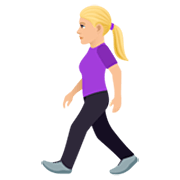 🚶🏼‍♀️ Emoji Fußgängerin: mittelhelle Hautfarbe JoyPixels 7.0.