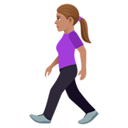 🚶🏽‍♀️ Emoji Mulher Andando: Pele Morena na JoyPixels 7.0.
