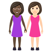 👩🏿‍🤝‍👩🏻 Emoji händchenhaltende Frauen: dunkle Hautfarbe, helle Hautfarbe JoyPixels 7.0.