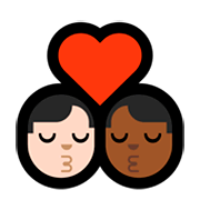 👨🏻‍❤️‍💋‍👨🏾 Emoji sich küssendes Paar - Mann: helle Hautfarbe, Mann: mitteldunkle Hautfarbe Microsoft Windows 10 April 2018 Update.