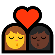 Emoji 👩‍❤️‍💋‍👩🏿 Bacio Tra Coppia Donna, Donna: Carnagione Abbastanza Chiara, Carnagione Scura su Microsoft Windows 10 April 2018 Update.