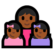 👩🏾‍👧🏾‍👧🏾 Emoji Familia - Mujer, Niña, Niña: Tono De Piel Oscuro Medio en Microsoft Windows 10 Fall Creators Update.