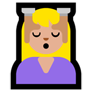 💆🏼‍♀️ Emoji Frau, die eine Kopfmassage bekommt: mittelhelle Hautfarbe Microsoft Windows 10 Fall Creators Update.