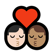 👨🏻‍❤️‍💋‍👨🏽 Emoji sich küssendes Paar - Mann: helle Hautfarbe, Mann: helle Hautfarbe Microsoft Windows 10 May 2019 Update.