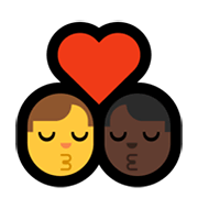 👨‍❤️‍💋‍👨🏿 Emoji sich küssendes Paar - Mann, Mann: dunkle Hautfarbe Microsoft Windows 10 May 2019 Update.
