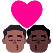👨🏾‍❤️‍💋‍👨🏿 Emoji sich küssendes Paar - Mann: mitteldunkle Hautfarbe, Mann: dunkle Hautfarbe Microsoft Windows 11 22H2.