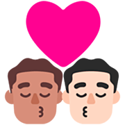 👨🏽‍❤️‍💋‍👨🏻 Emoji sich küssendes Paar - Mann: mittlere Hautfarbe, Mann: helle Hautfarbe Microsoft Windows 11 22H2.