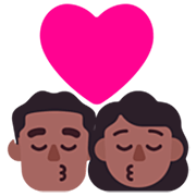 Emoji 👨🏾‍❤️‍💋‍👩🏾 Bacio Tra Coppia - Uomo: Carnagione Abbastanza Scura, Donna: Carnagione Abbastanza Scura su Microsoft Windows 11 22H2.