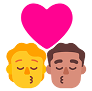 Emoji 🧑‍❤️‍💋‍👨🏽 Bacio Tra Coppia: persona, uomo, Nessun tono della pelle, Carnagione Olivastra su Microsoft Windows 11 22H2.