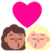 Emoji 👩🏽‍❤️‍💋‍👩🏼 Bacio Tra Coppia - Donna: Carnagione Olivastra, Donna: Carnagione Abbastanza Chiara su Microsoft Windows 11 22H2.