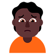 🙍🏿 Emoji Persona Frunciendo El Ceño: Tono De Piel Oscuro en Microsoft Windows 11 22H2.