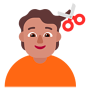 💇🏽 Emoji Pessoa Cortando O Cabelo: Pele Morena na Microsoft Windows 11 22H2.