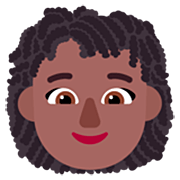 Émoji 👩🏾‍🦱 Femme : Peau Mate Et Cheveux Bouclés sur Microsoft Windows 11 22H2.