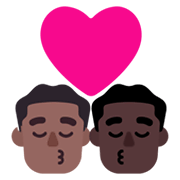 👨🏾‍❤️‍💋‍👨🏿 Emoji sich küssendes Paar - Mann: mitteldunkle Hautfarbe, Mann: dunkle Hautfarbe Microsoft Windows 11 November 2021 Update.