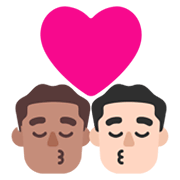 👨🏽‍❤️‍💋‍👨🏻 Emoji sich küssendes Paar - Mann: mittlere Hautfarbe, Mann: helle Hautfarbe Microsoft Windows 11 November 2021 Update.