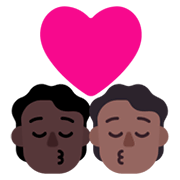🧑🏿‍❤️‍💋‍🧑🏾 Emoji sich küssendes Paar: Person, Person, dunkle Hautfarbe, mitteldunkle Hautfarbe Microsoft Windows 11 November 2021 Update.
