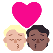 🧑🏼‍❤️‍💋‍🧑🏾 Emoji sich küssendes Paar: Person, Person, mittelhelle Hautfarbe, mitteldunkle Hautfarbe Microsoft Windows 11 November 2021 Update.