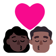 👩🏿‍❤️‍💋‍👨🏾 Emoji Beijo - Mulher: Pele Escura, Homem: Pele Morena Escura na Microsoft Windows 11 November 2021 Update.