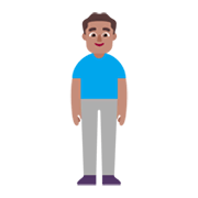 🧍🏽‍♂️ Emoji Homem Em Pé: Pele Morena na Microsoft Windows 11 November 2021 Update.