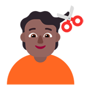 💇🏾 Emoji Persona Cortándose El Pelo: Tono De Piel Oscuro Medio en Microsoft Windows 11 November 2021 Update.