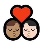 👨🏽‍❤️‍💋‍👨🏻 Emoji sich küssendes Paar - Mann: mittlere Hautfarbe, Mann: helle Hautfarbe Microsoft Windows 11.
