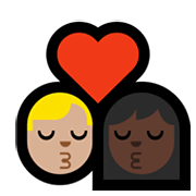 👨🏼‍❤️‍💋‍👩🏿 Emoji sich küssendes Paar - Mann: mittelhelle Hautfarbe, Frau: dunkle Hautfarbe Microsoft Windows 11.