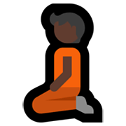 🧎🏿 Emoji Persona De Rodillas: Tono De Piel Oscuro en Microsoft Windows 11.