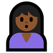 🙎🏾‍♀️ Emoji Mujer Haciendo Pucheros: Tono De Piel Oscuro Medio en Microsoft Windows 11.